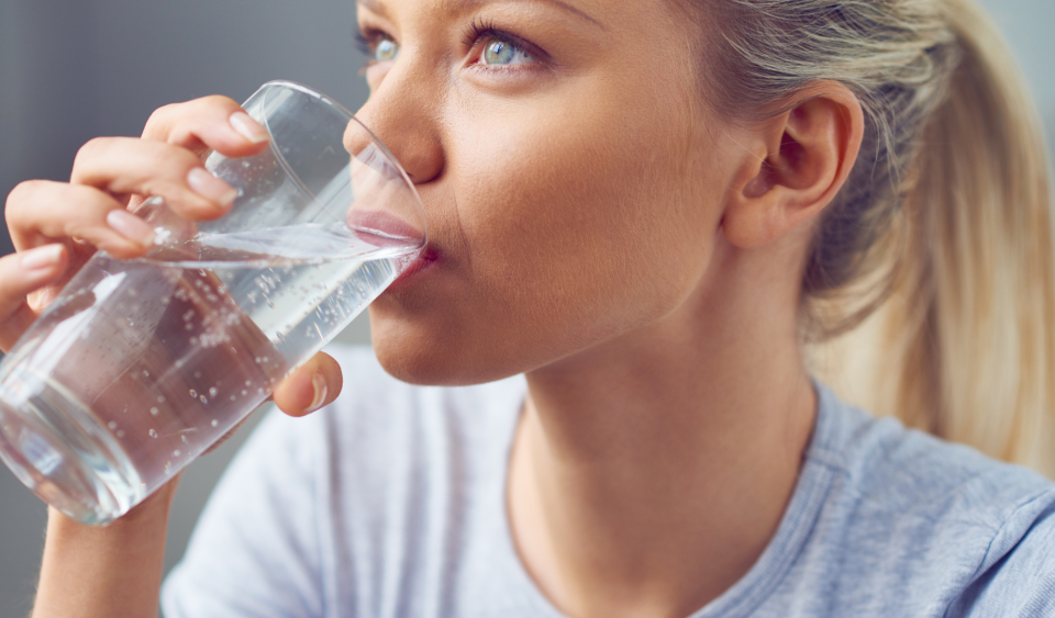 is drinking sparkling water bad for your teeth