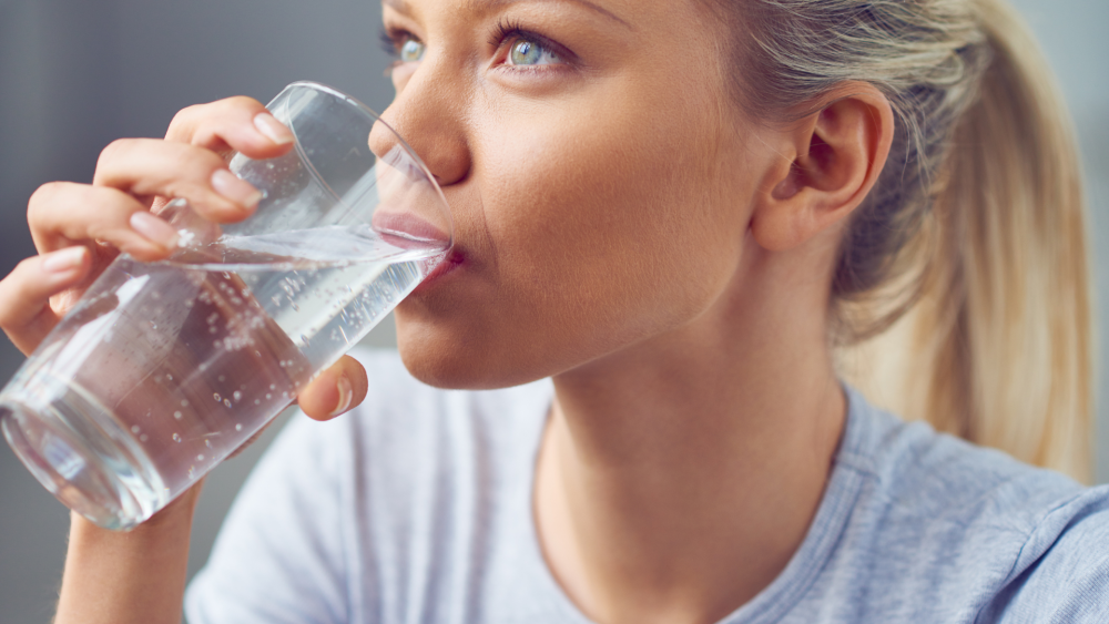 is drinking sparkling water bad for your teeth
